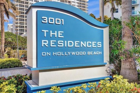 Condo in Hollywood, Florida, 1 bedroom  № 2036608 - photo 19