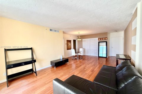 Condo in Hollywood, Florida, 1 bedroom  № 2036608 - photo 8