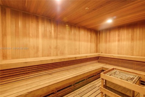 Condo in Hollywood, Florida, 1 bedroom  № 2036608 - photo 28