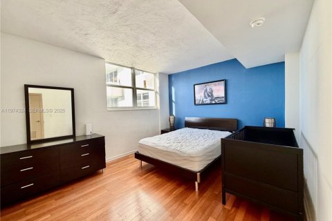 Condo in Hollywood, Florida, 1 bedroom  № 2036608 - photo 10