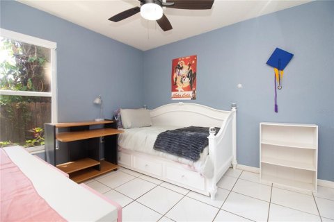 House in Tampa, Florida 3 bedrooms, 127.18 sq.m. № 2201428 - photo 20