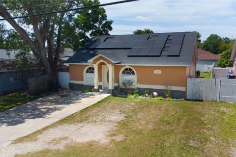 House in Tampa, Florida 3 bedrooms, 127.18 sq.m. № 2201428 - photo 4