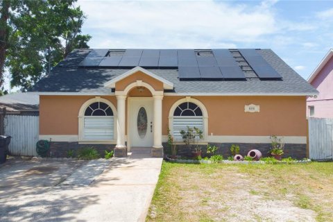 House in Tampa, Florida 3 bedrooms, 127.18 sq.m. № 2201428