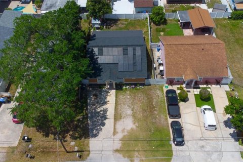 House in Tampa, Florida 3 bedrooms, 127.18 sq.m. № 2201428 - photo 30