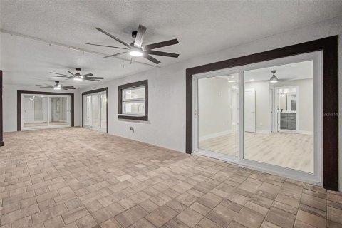 House in Apollo Beach, Florida 4 bedrooms, 203.27 sq.m. № 2200480 - photo 30