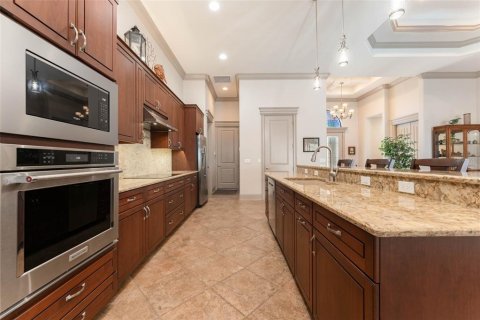 House in Port Charlotte, Florida 4 bedrooms, 239.87 sq.m. № 2304542 - photo 18