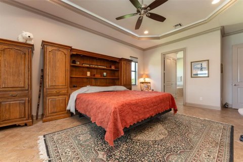 House in Port Charlotte, Florida 4 bedrooms, 239.87 sq.m. № 2304542 - photo 24