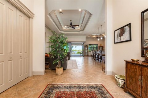 House in Port Charlotte, Florida 4 bedrooms, 239.87 sq.m. № 2304542 - photo 12