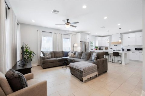 Propiedad comercial en venta en Tarpon Springs, Florida, 4 dormitorios, 236.9 m2 № 2117751 - foto 5