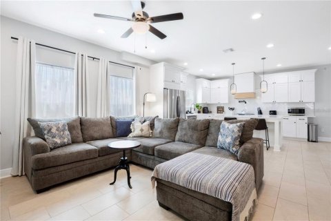 Propiedad comercial en venta en Tarpon Springs, Florida, 4 dormitorios, 236.9 m2 № 2117751 - foto 6