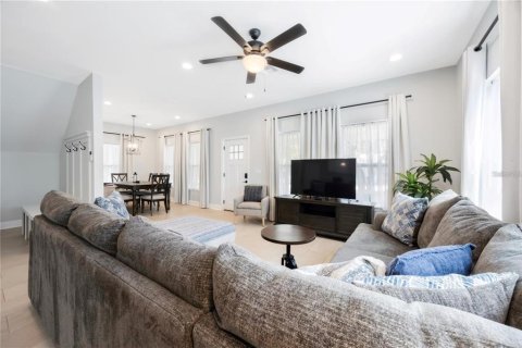 Propiedad comercial en venta en Tarpon Springs, Florida, 4 dormitorios, 236.9 m2 № 2117751 - foto 9
