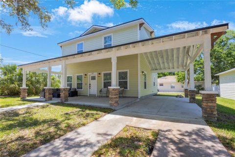 Propiedad comercial en Tarpon Springs, Florida 4 dormitorios, 236.9 m2 № 2117751