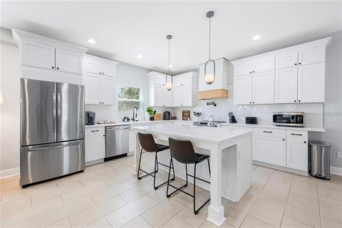 Propiedad comercial en venta en Tarpon Springs, Florida, 4 dormitorios, 236.9 m2 № 2117751 - foto 13