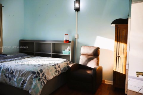 Condo in Cooper City, Florida, 2 bedrooms  № 2043109 - photo 15