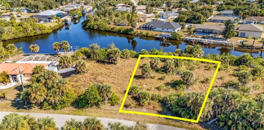 Land in Port Charlotte, Florida № 2155534