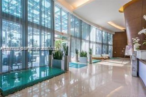 Снять в аренду кондоминиум в Санни-Айлс-Бич, Флорида 2 спальни, 159.98м2, № 2145820 - фото 2