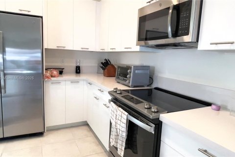 Condominio en alquiler en Doral, Florida, 1 dormitorio № 1941041 - foto 4