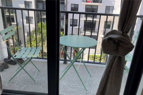 Condominio en alquiler en Doral, Florida, 1 dormitorio № 1941041 - foto 9