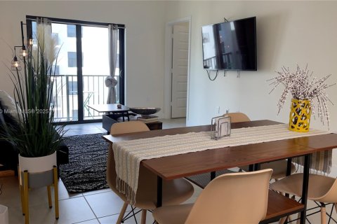 Condominio en alquiler en Doral, Florida, 1 dormitorio № 1941041 - foto 8