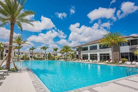 Condominio en alquiler en Doral, Florida, 1 dormitorio № 1941041 - foto 17
