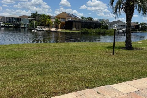 Condominio en venta en New Port Richey, Florida, 1 dormitorio, 68 m2 № 2108390 - foto 6