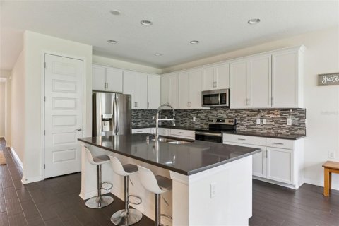 Villa ou maison à vendre à Lakeland, Floride: 4 chambres, 226.31 m2 № 2431916 - photo 11