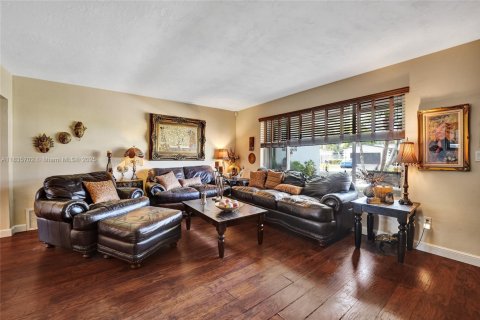 Casa en venta en Pembroke Pines, Florida, 3 dormitorios, 149.2 m2 № 1830989 - foto 20