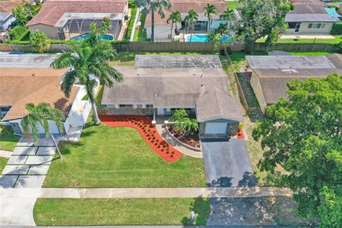 Casa en venta en Pembroke Pines, Florida, 3 dormitorios, 149.2 m2 № 1830989 - foto 6