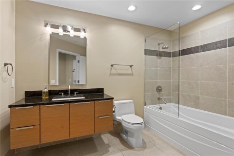 Condo in Saint Petersburg, Florida, 2 bedrooms  № 2400289 - photo 4