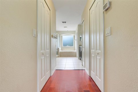 House in Apopka, Florida 4 bedrooms, 230.3 sq.m. № 1762143 - photo 21