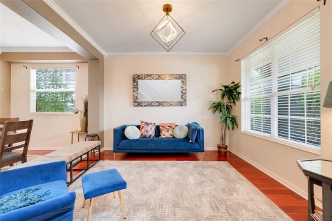 House in Apopka, Florida 4 bedrooms, 230.3 sq.m. № 1762143 - photo 9