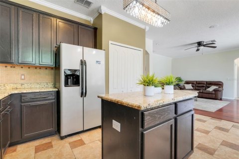 House in Apopka, Florida 4 bedrooms, 230.3 sq.m. № 1762143 - photo 16