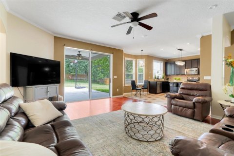 House in Apopka, Florida 4 bedrooms, 230.3 sq.m. № 1762143 - photo 13