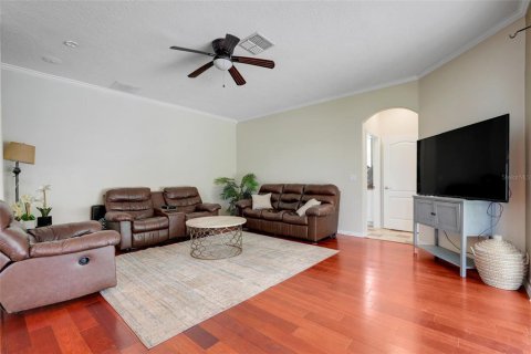House in Apopka, Florida 4 bedrooms, 230.3 sq.m. № 1762143 - photo 12