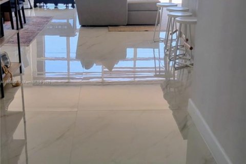 Condo in Miami Beach, Florida, 2 bedrooms  № 2060151 - photo 6