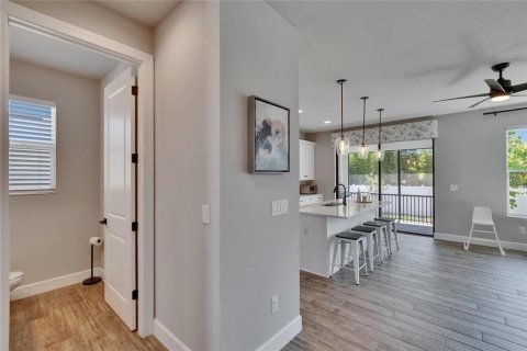 House in Tampa, Florida 4 bedrooms, 239.59 sq.m. № 1751880 - photo 6