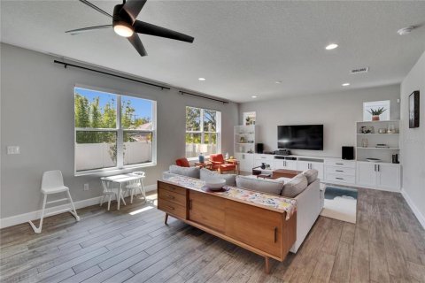 House in Tampa, Florida 4 bedrooms, 239.59 sq.m. № 1751880 - photo 16