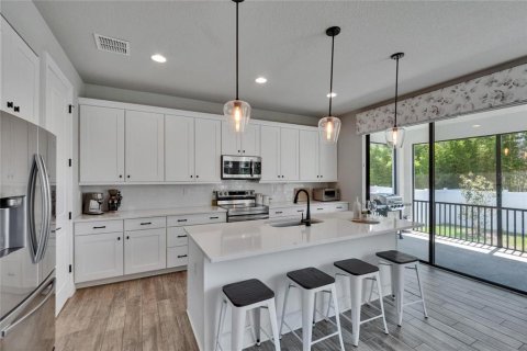 House in Tampa, Florida 4 bedrooms, 239.59 sq.m. № 1751880 - photo 9