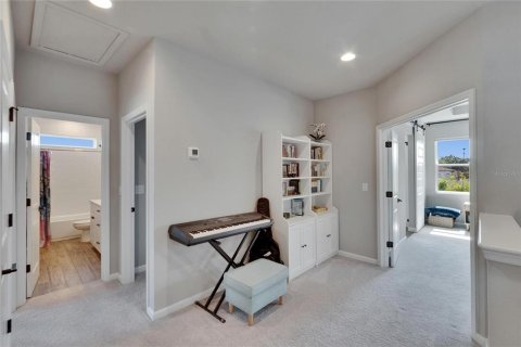 House in Tampa, Florida 4 bedrooms, 239.59 sq.m. № 1751880 - photo 21