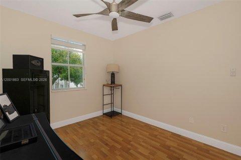 Condo in Miramar, Florida, 3 bedrooms  № 2065925 - photo 27