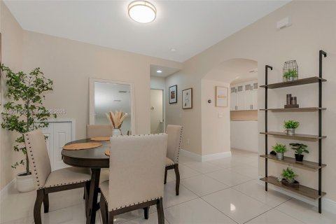 Condo in Miramar, Florida, 3 bedrooms  № 2065925 - photo 4