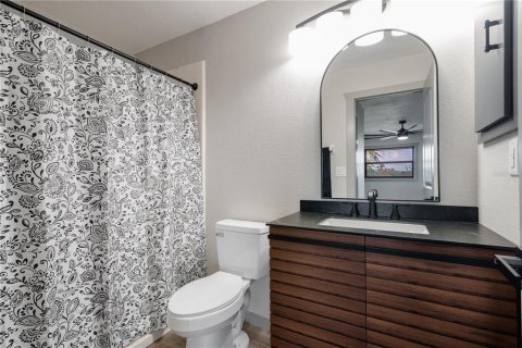 Condo in Port Charlotte, Florida, 2 bedrooms № 2233772 - photo 12