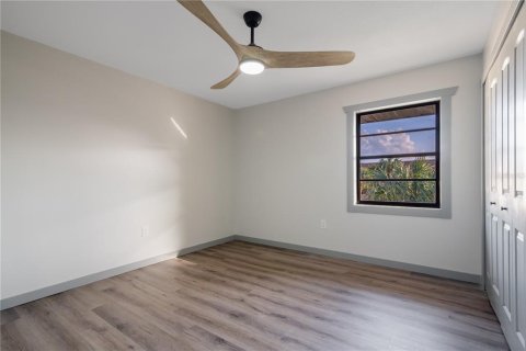 Condo in Port Charlotte, Florida, 2 bedrooms № 2233772 - photo 6