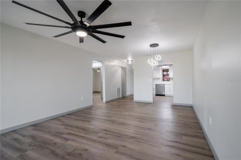 Condo in Port Charlotte, Florida, 2 bedrooms № 2233772 - photo 14