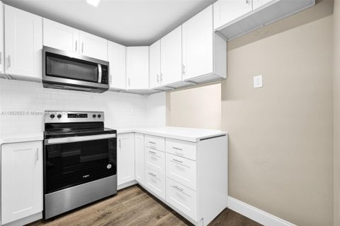 Condominio en venta en Miami, Florida, 2 dormitorios, 118.91 m2 № 1999839 - foto 21