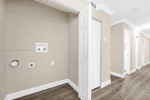 Condominio en venta en Miami, Florida, 2 dormitorios, 118.91 m2 № 1999839 - foto 11