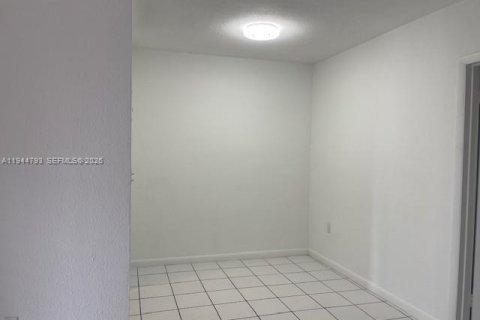 Appartement à louer à Miami Springs, Floride: 1 chambre, 60.39 m2 № 2002271 - photo 6