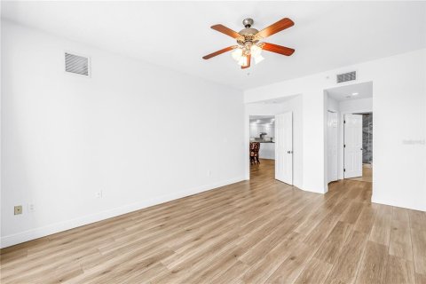 Condominio en venta en Saint Pete Beach, Florida, 3 dormitorios, 206.61 m2 № 2224536 - foto 24