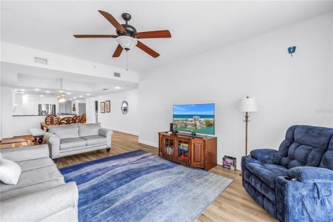 Condominio en venta en Saint Pete Beach, Florida, 3 dormitorios, 206.61 m2 № 2224536 - foto 19