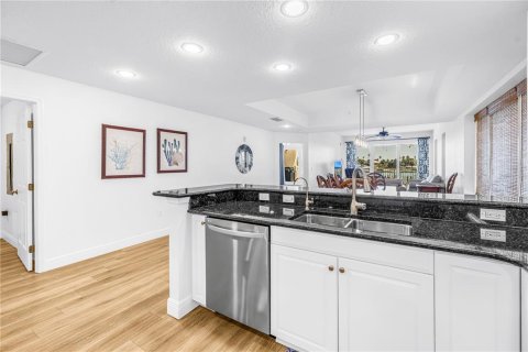 Condominio en venta en Saint Pete Beach, Florida, 3 dormitorios, 206.61 m2 № 2224536 - foto 11